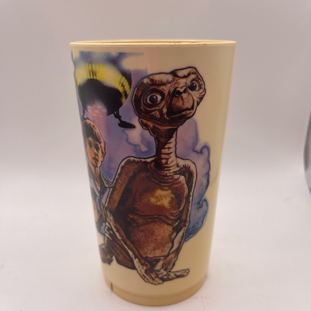 E.T. Steven Spielberg‎ Extra Terrestrial VTG Collectible 80's Universal Cup